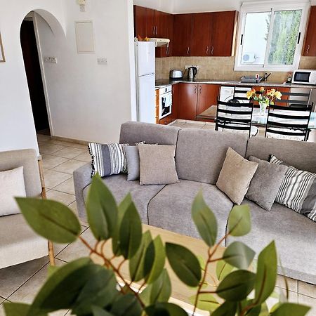 The Brightstay Paphos, 2 Bed Apt, Paphos Riviera, Universal ภายนอก รูปภาพ