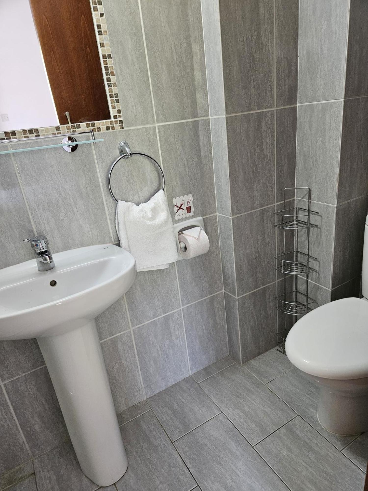 The Brightstay Paphos, 2 Bed Apt, Paphos Riviera, Universal ภายนอก รูปภาพ