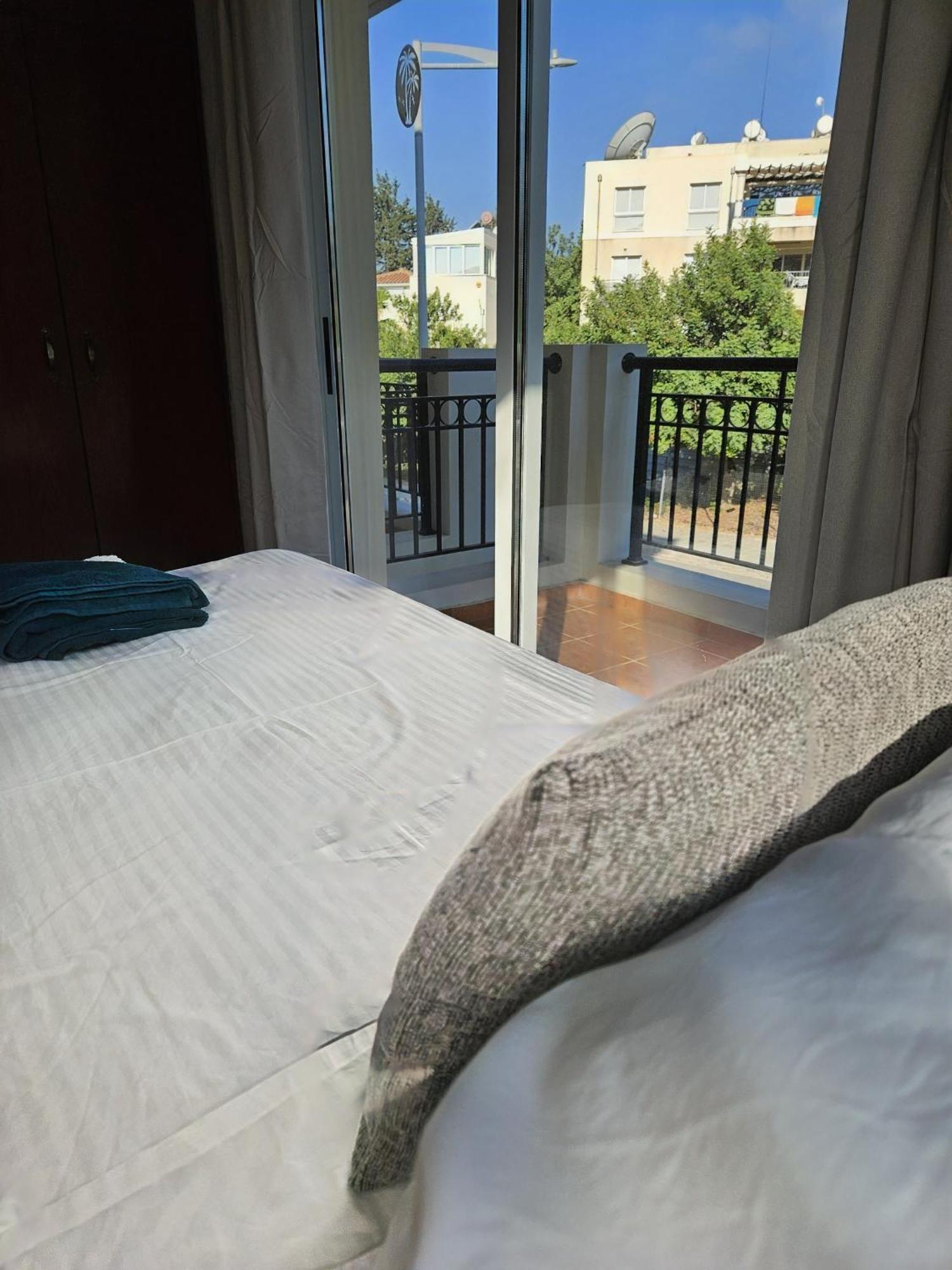The Brightstay Paphos, 2 Bed Apt, Paphos Riviera, Universal ภายนอก รูปภาพ